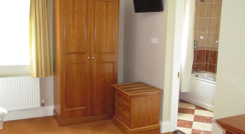 Gate Lodge B&B Портамна Номер фото
